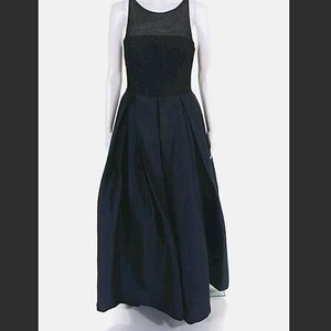 Navy blue Monique lhuillier 6 A-line ballgown